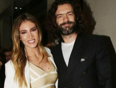 Δείτε το εντυπωσιακό νυφικό της Αθηνάς Οικονομάκου (φωτο)